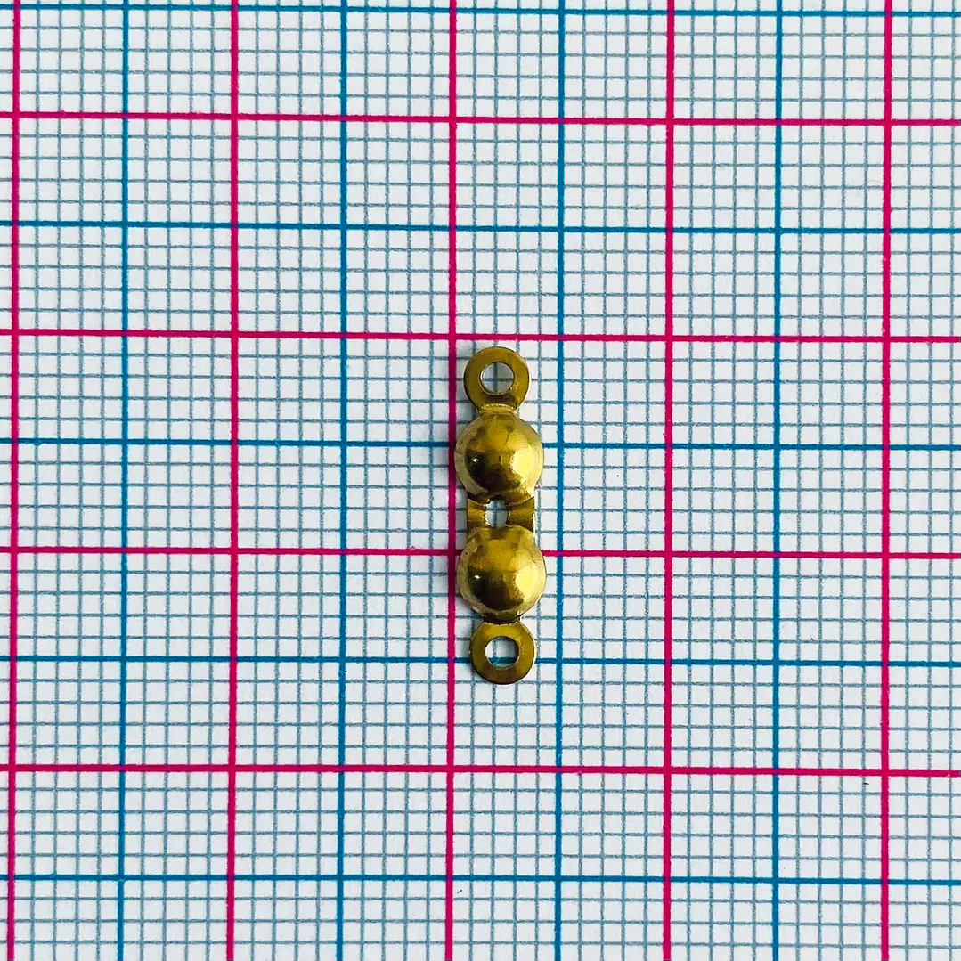 HERRAJE ✦ TAPA NUDO EN ACERO DORADO 2