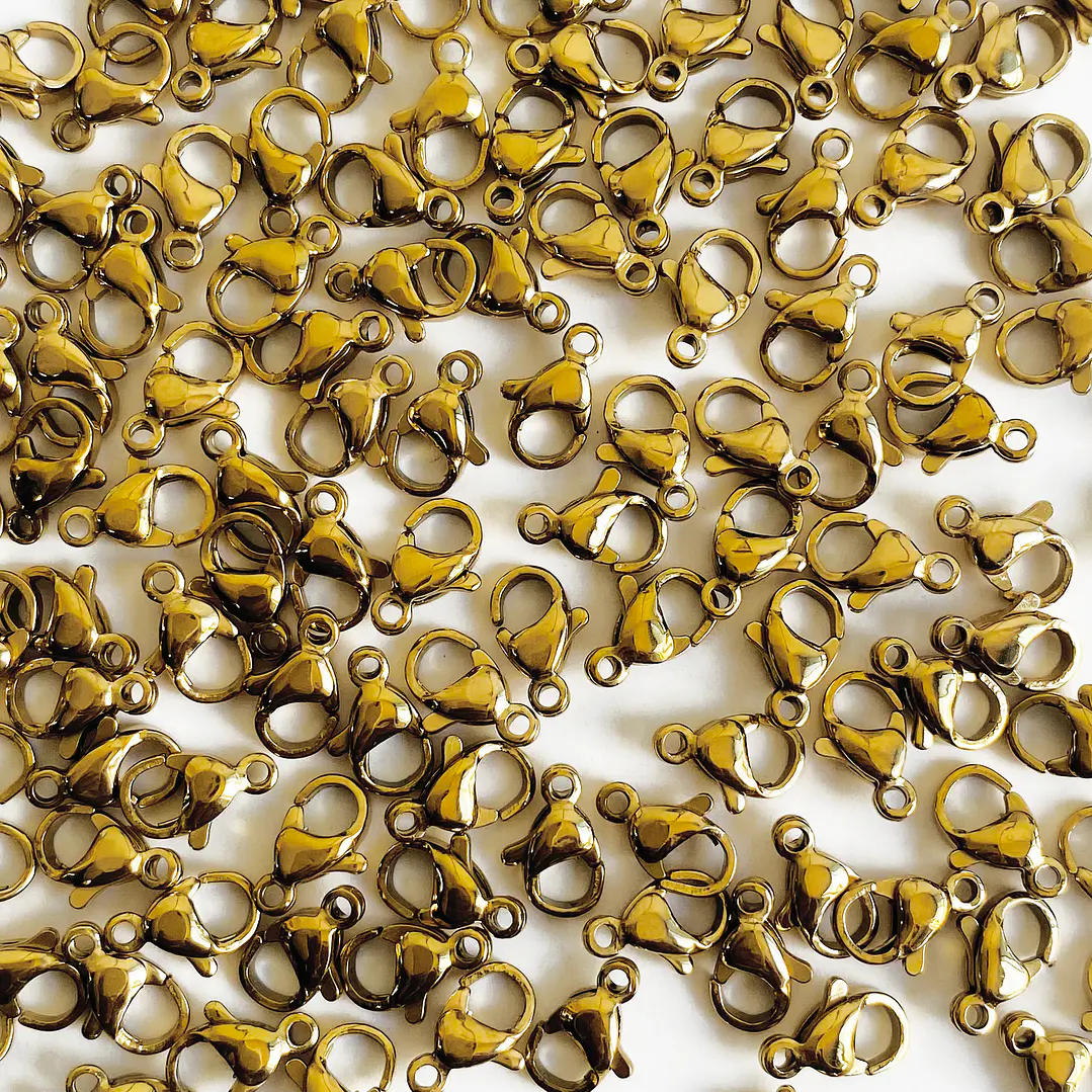 BROCHE ✦ PICO DE LORO EN ACERO 6*10 MM 1