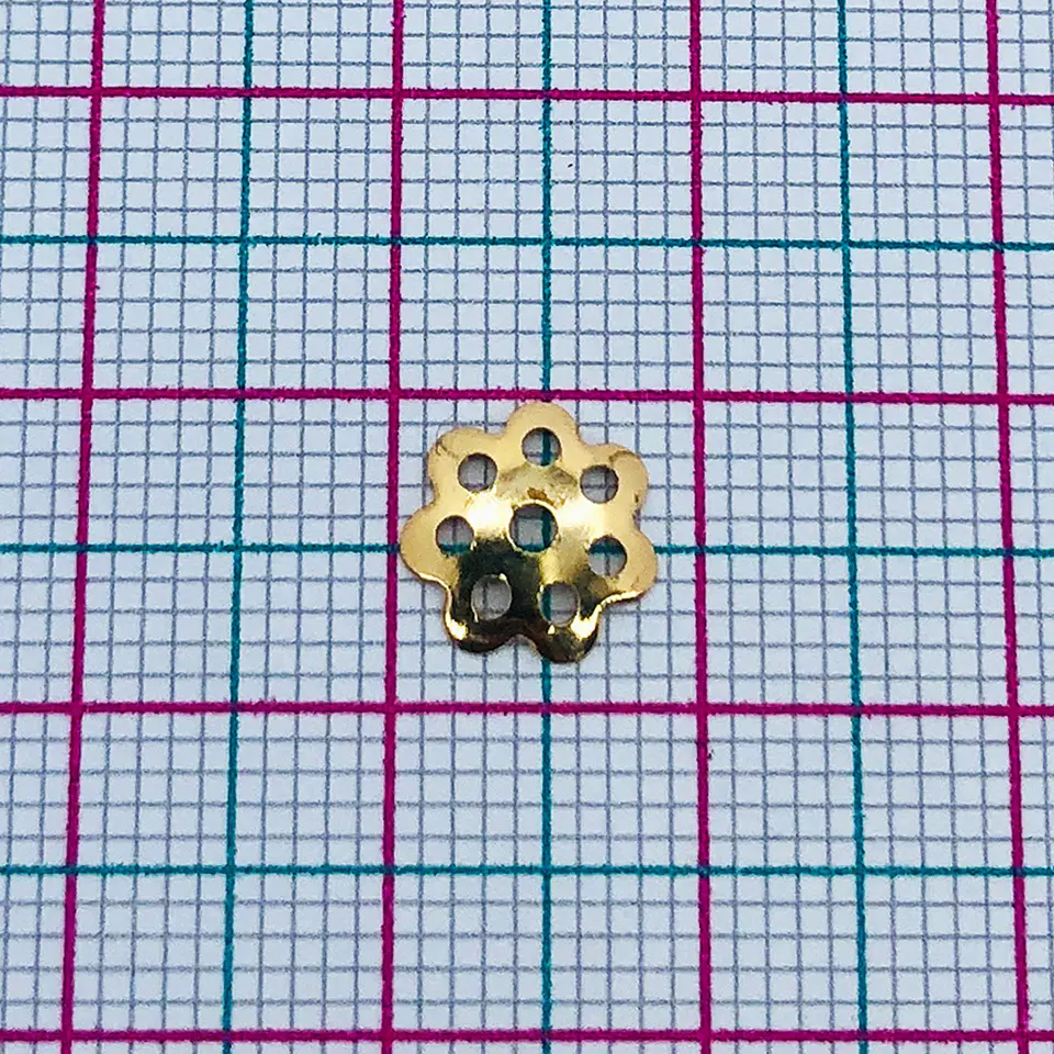 Cubre bola flor • Baño de oro • 8x8 mm                2