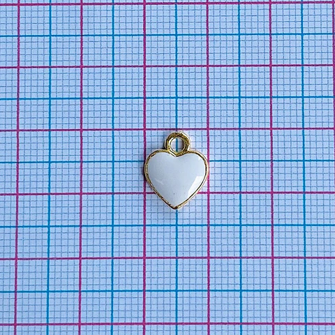 Dije Corazón Blanco • Baño de oro • 10x13 mm