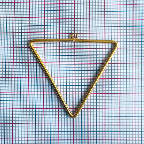 Triángulo para tejer • Baño de oro • 60x55 mm
