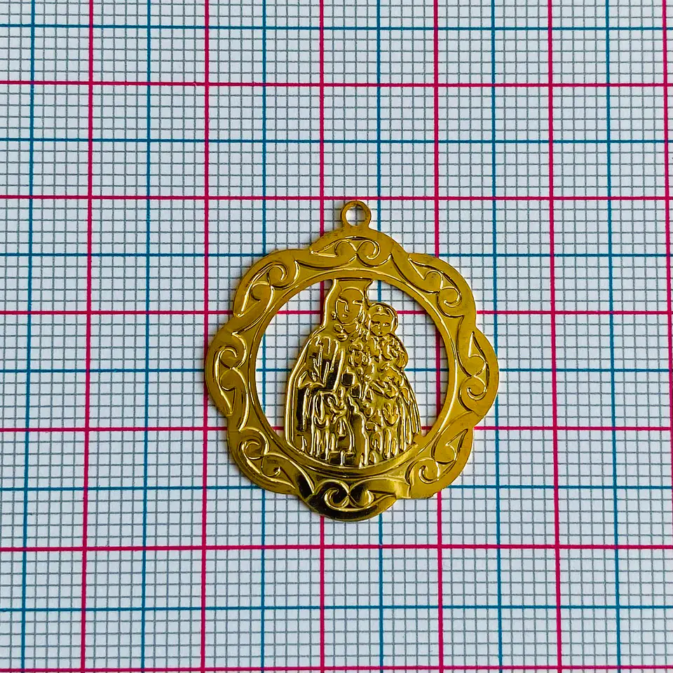 Dije Virgen del Carmen • Baño de Oro • 25x27 mm 2