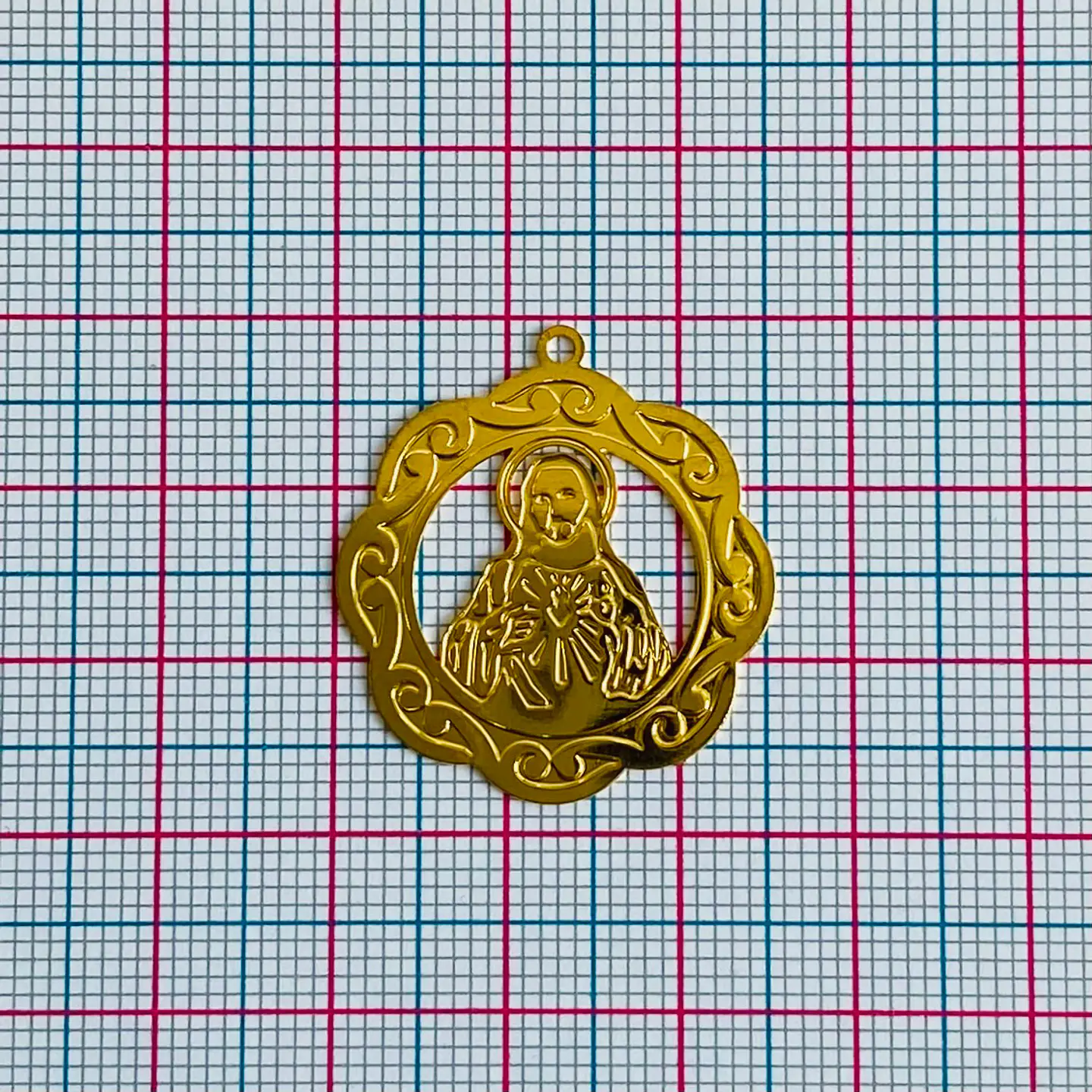 Dije Sagrado Corazón de Jesús • Baño de Oro • 25x27 mm 2
