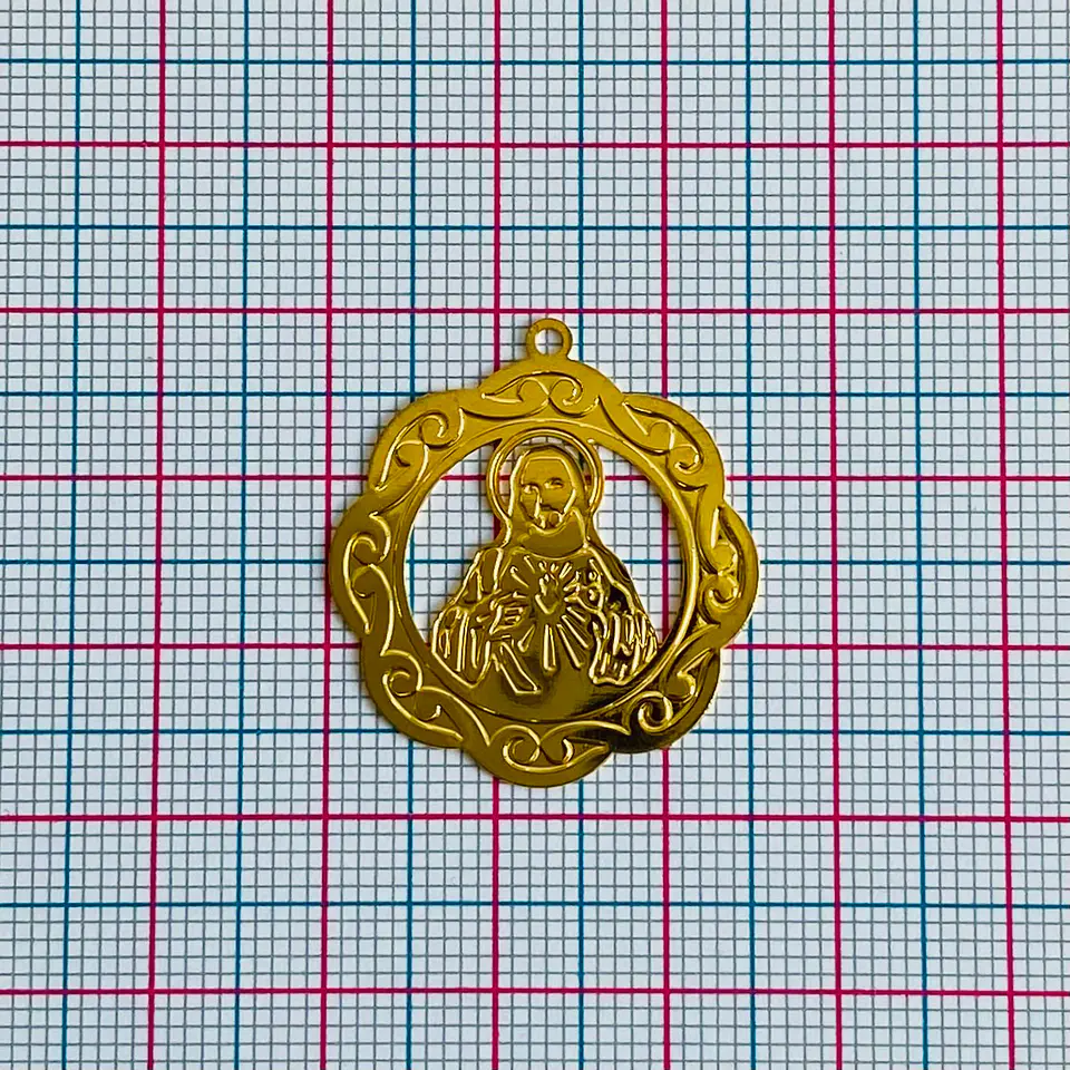 Dije Sagrado Corazón de Jesús • Baño de Oro • 25x27 mm 2