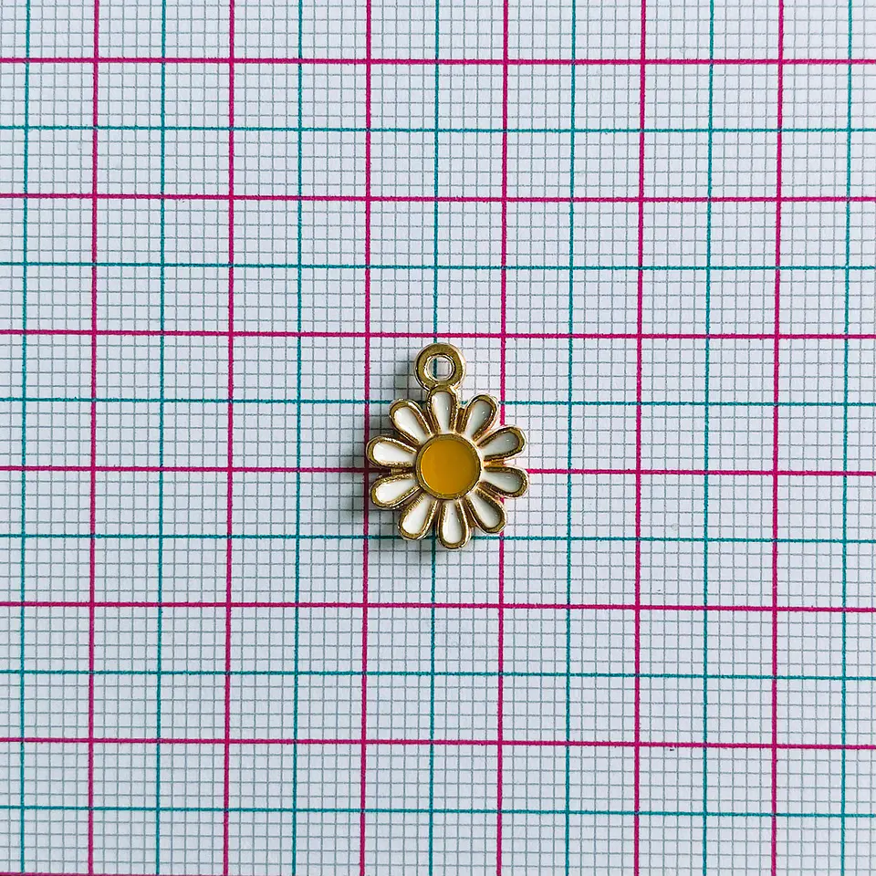 Dije Flor Margarita • Zamak Resina • 12x16 mm 2