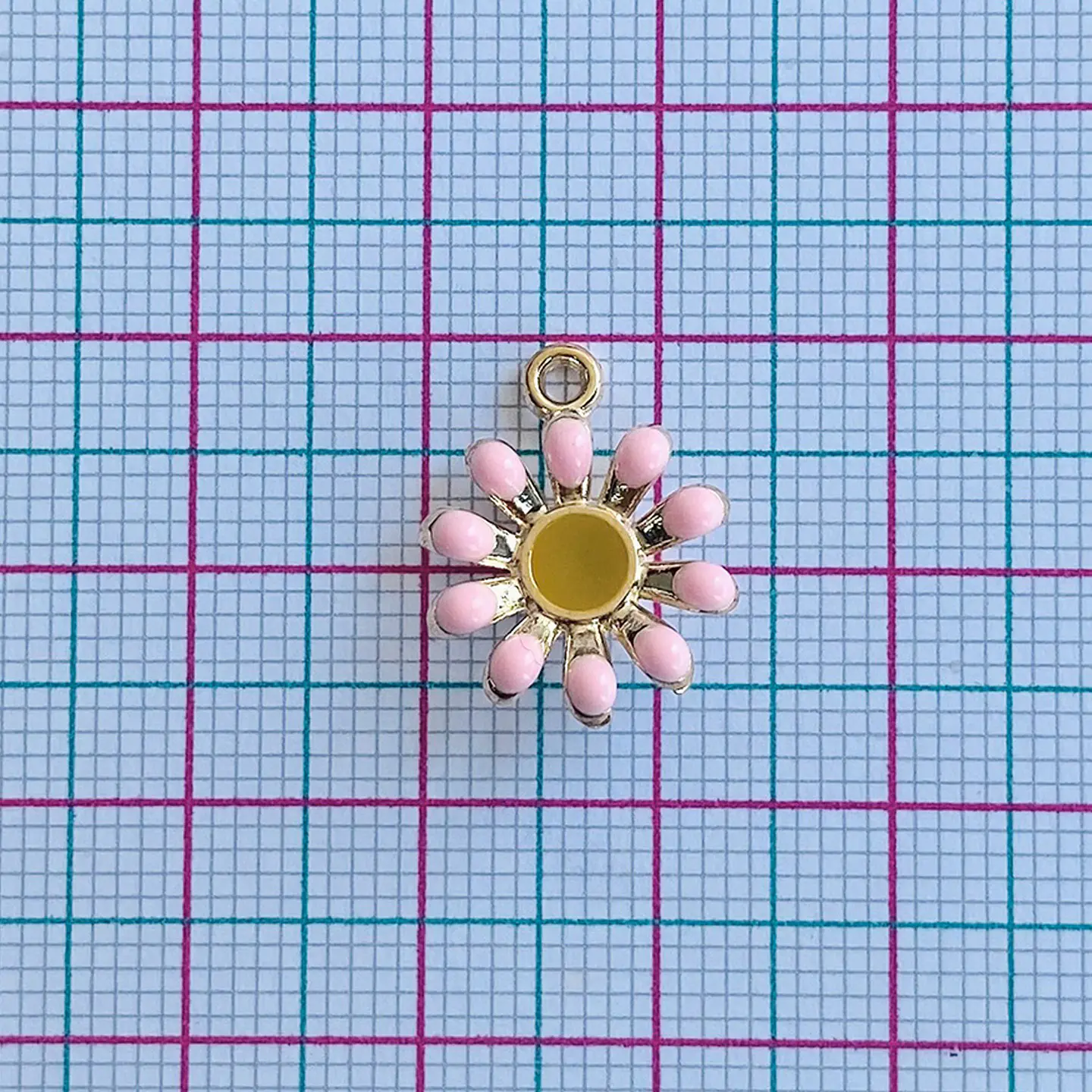 Dije Flor Margarita • Zamak Resina • 17x14 mm 2