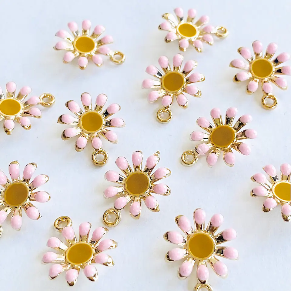Dije Flor Margarita • Zamak Resina • 17x14 mm 3