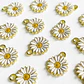 Dije Flor Margarita • Zamak Resina • 18x14 mm - thumbnail 1