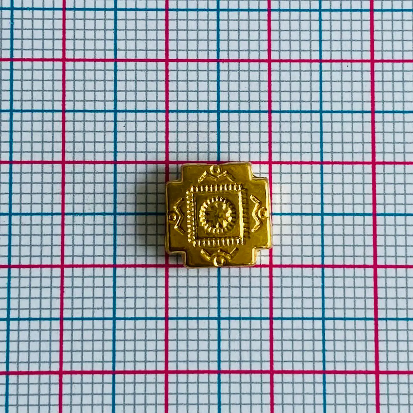 Separador Cuadrado Cruz Inca • Baño de Oro • 10x10 mm 2