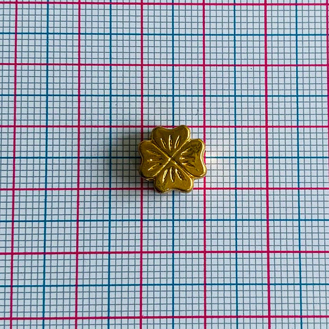 Separador Trébol • Baño de Oro • 10x10 mm                         