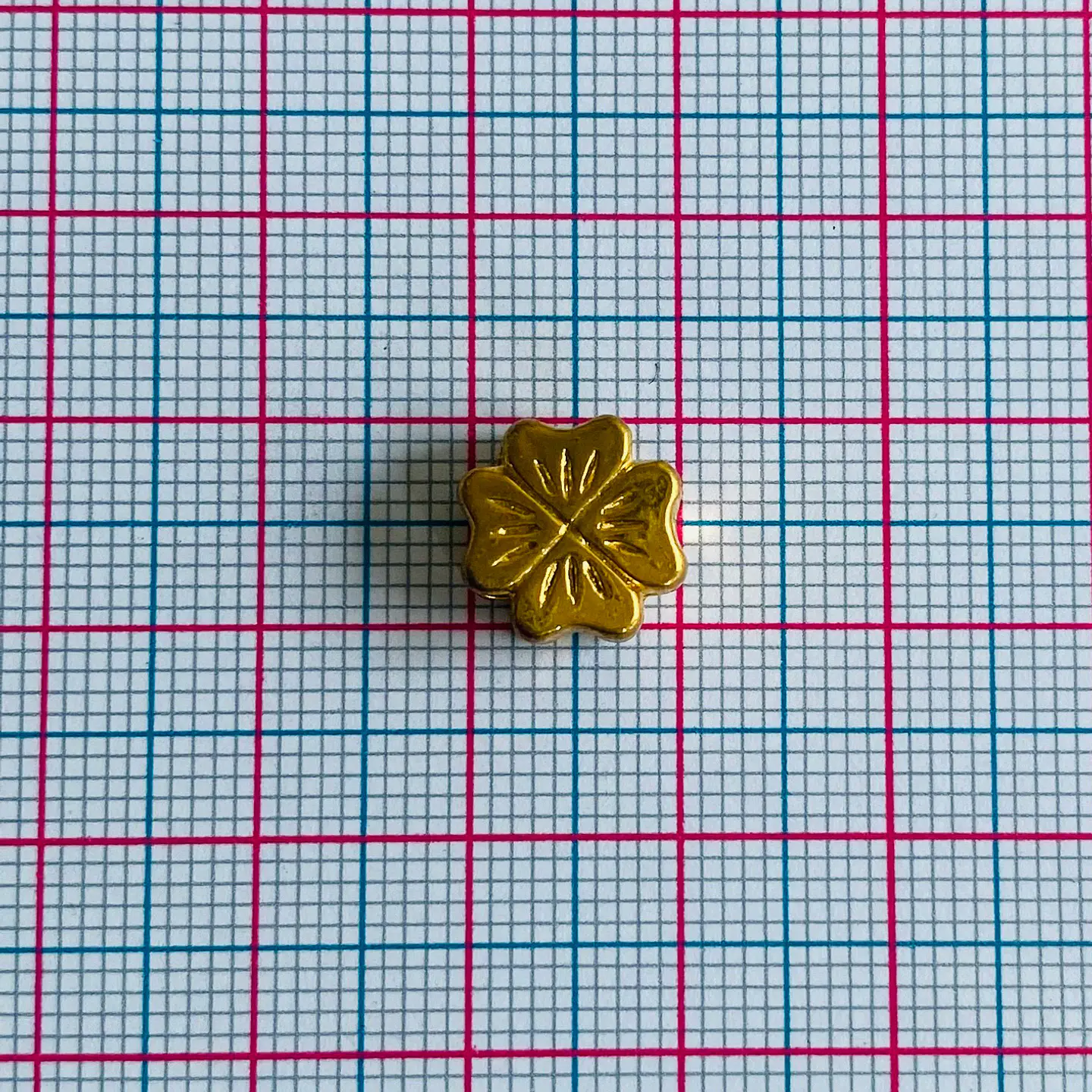 Separador Trébol • Baño de Oro • 10x10 mm                          2
