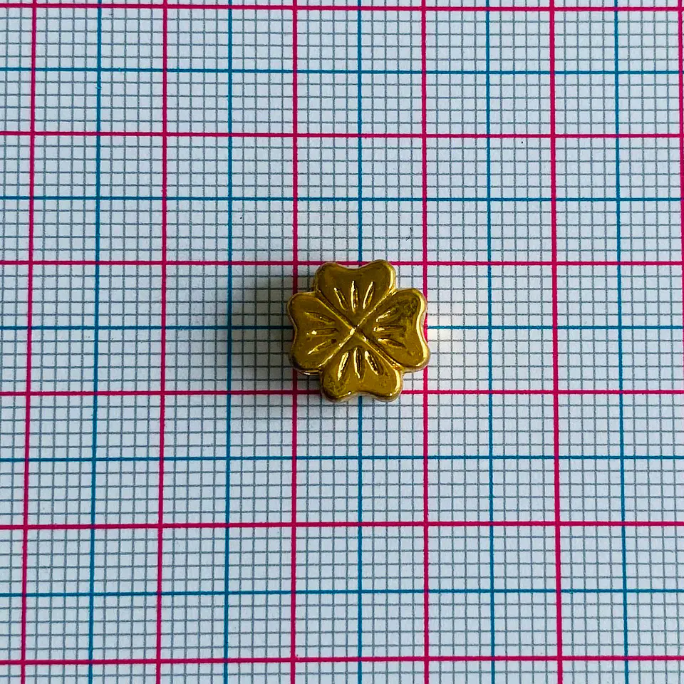 Separador Trébol • Baño de Oro • 10x10 mm                          2