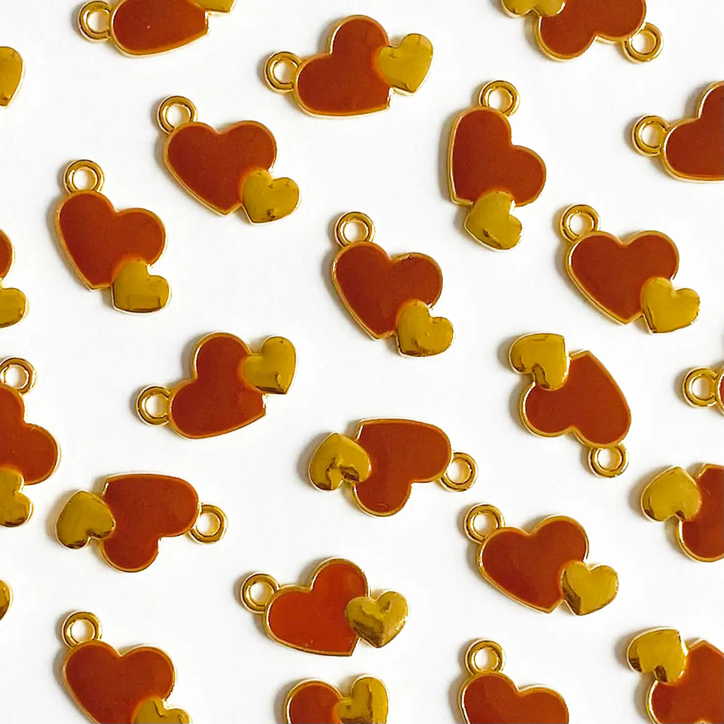 Dije Corazón Doble • Baño de Oro Resina • 11x16 mm 1