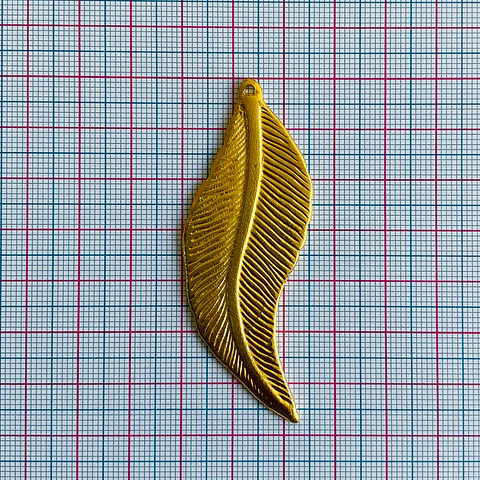 Dije Hoja Grande • Baño de Oro • 25x68 mm