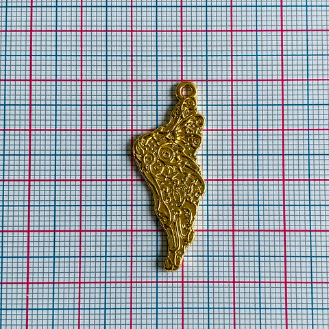 Dije de Ala de Ángel Barroca • Baño de Oro • 15x37 mm                            