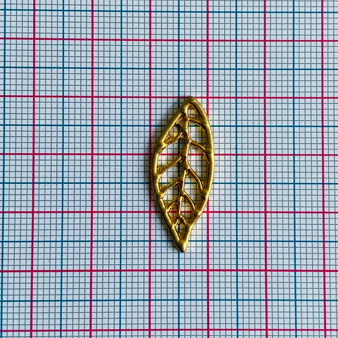 Separador Hoja Calada • Baño de Oro • 10x27 mm                            