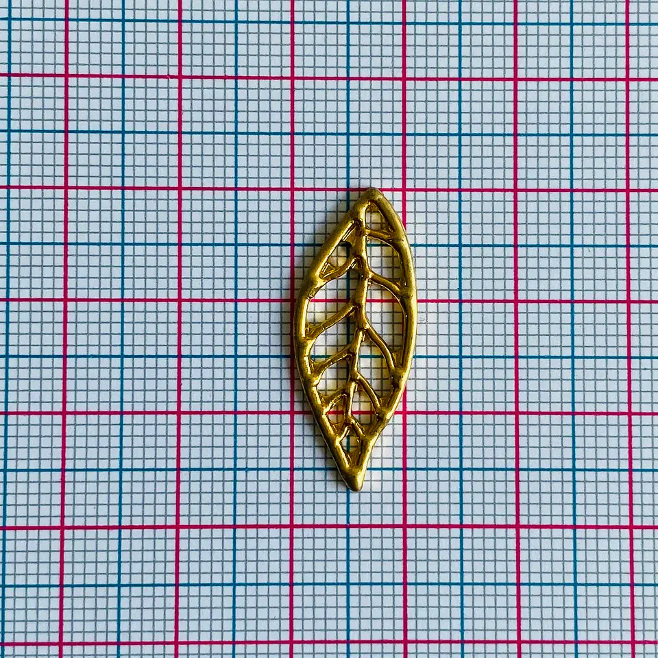 Separador Hoja Calada • Baño de Oro • 10x27 mm                             2