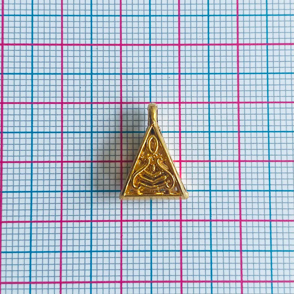Portadije Triangular • Baño de Oro • 10x15 mm 2