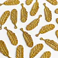Dije de Pluma Labrada • Baño de Oro • 13x35 mm                                   - Miniatura 1
