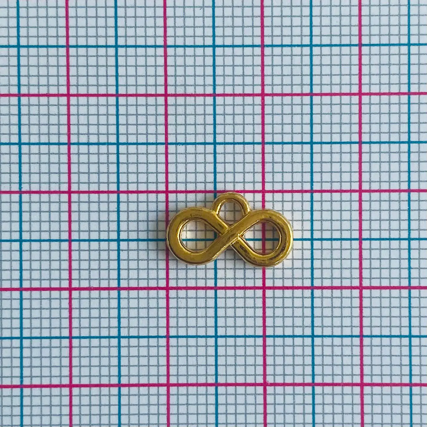 Dije de Infinito Liso • Baño de Oro • 13x8 mm 2