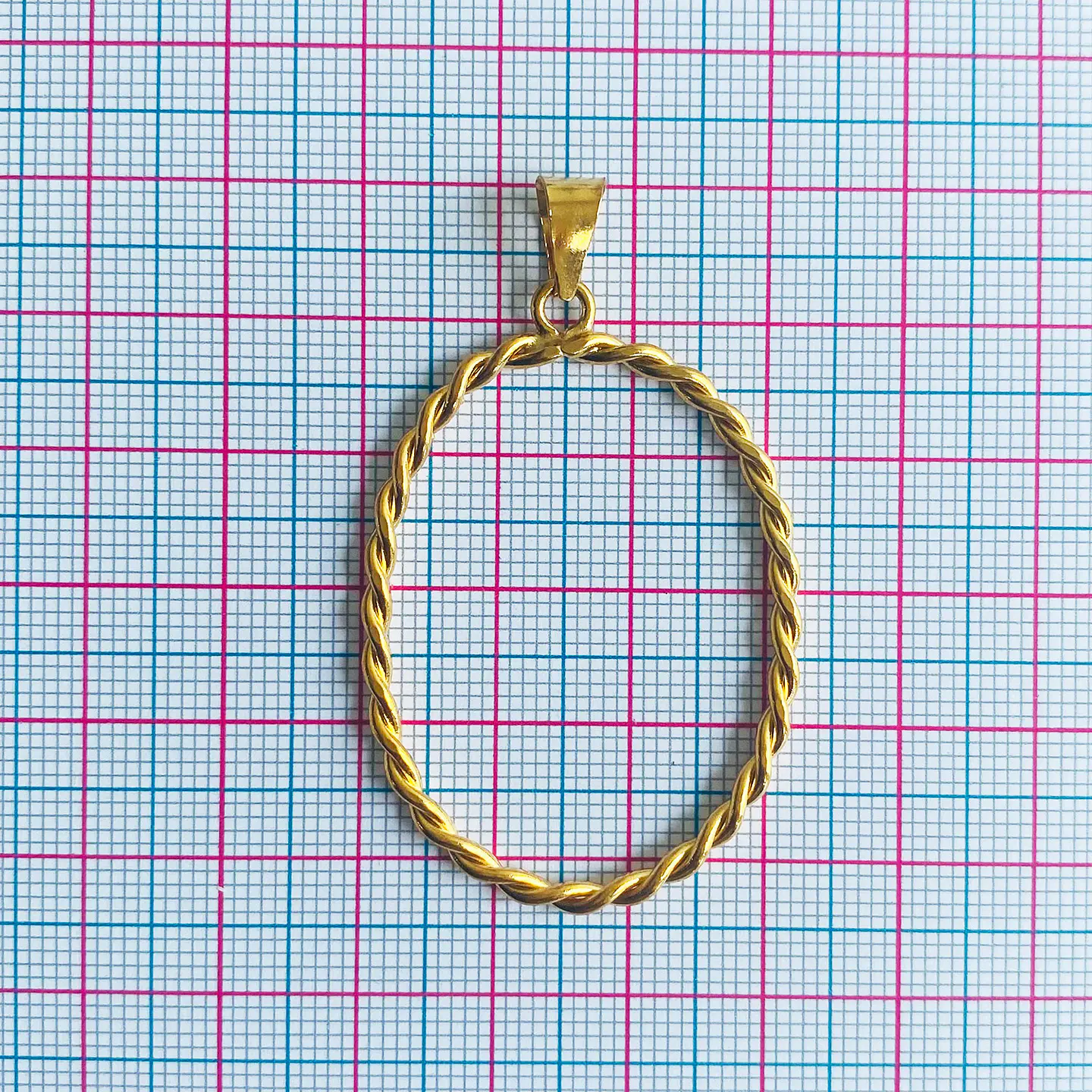 Dije Marco Ovalado Entorchado • Baño de Oro • 33x55 mm 2
