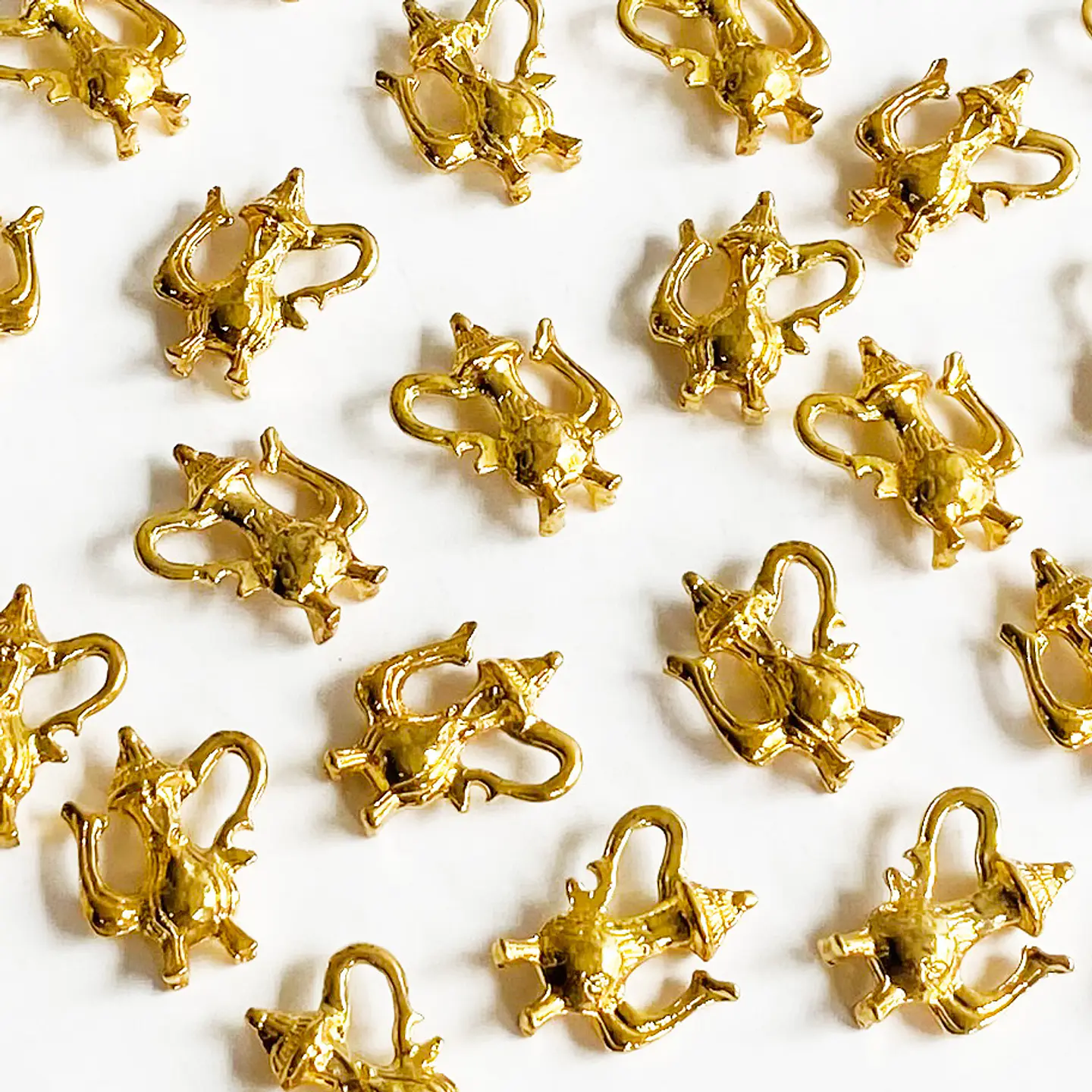 Separador Tetera Árabe • Baño de Oro • 15x20 mm 1