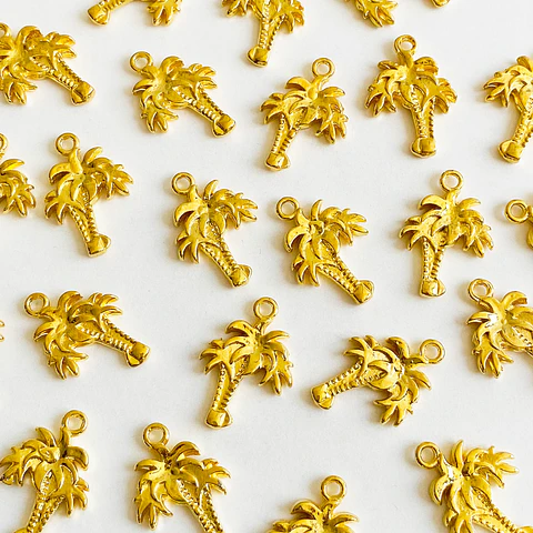 Dije de Palmera • Baño de Oro • 20x27 mm
