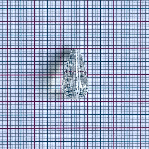 Dije Gota Facetado • Acrílico • 10x20 mm