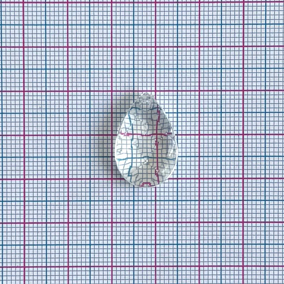 Dije Gota Plana • Acrílico • 15x22 mm 2
