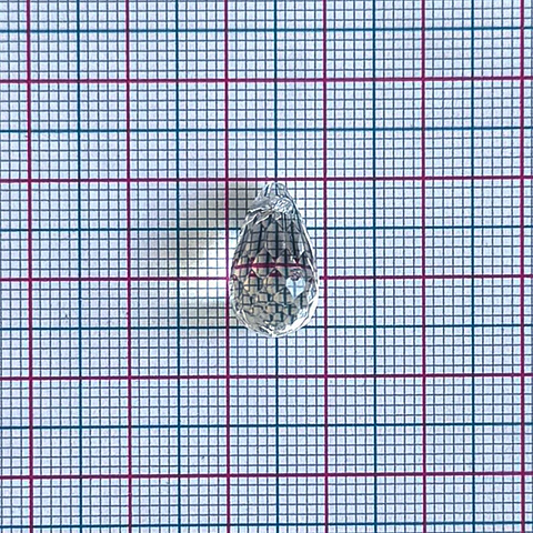 Dije Gota Facetada • Acrílico • 10x15 mm
