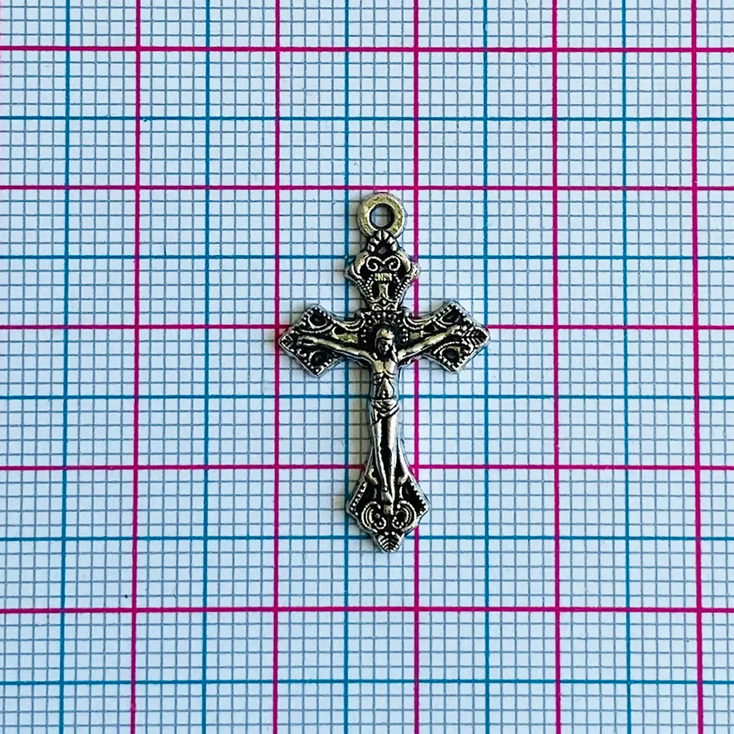 Dije Crucifijo Barroco • Zamak • 15x25 mm 2