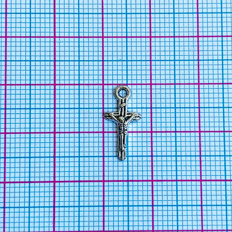Dije Crucifijo de Jesús Mini • Zamak • 8x16 mm