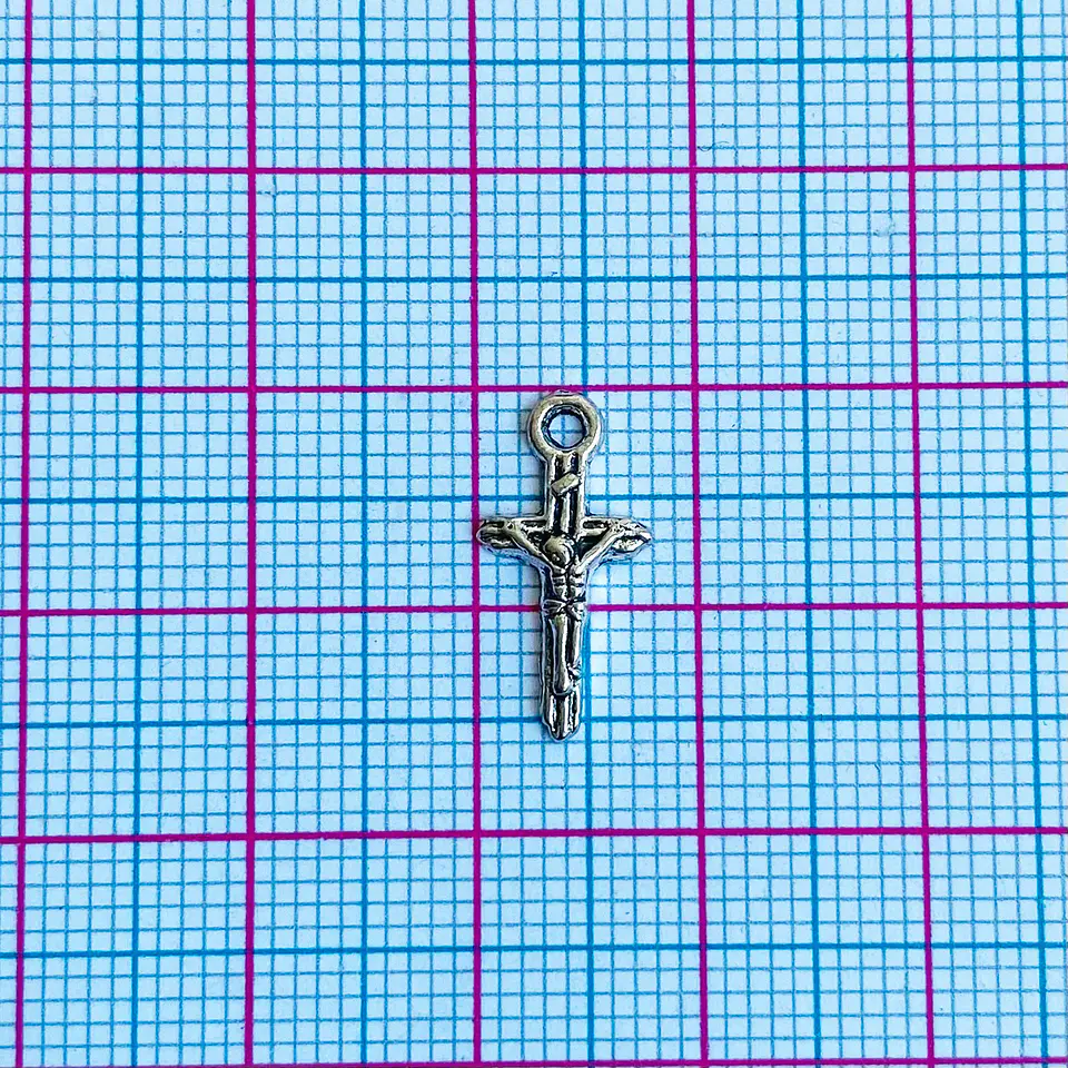 Dije Crucifijo de Jesús Mini • Zamak • 8x16 mm 2
