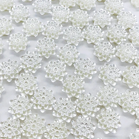 Separador Flor Perlada • Plástica • 15x15 mm