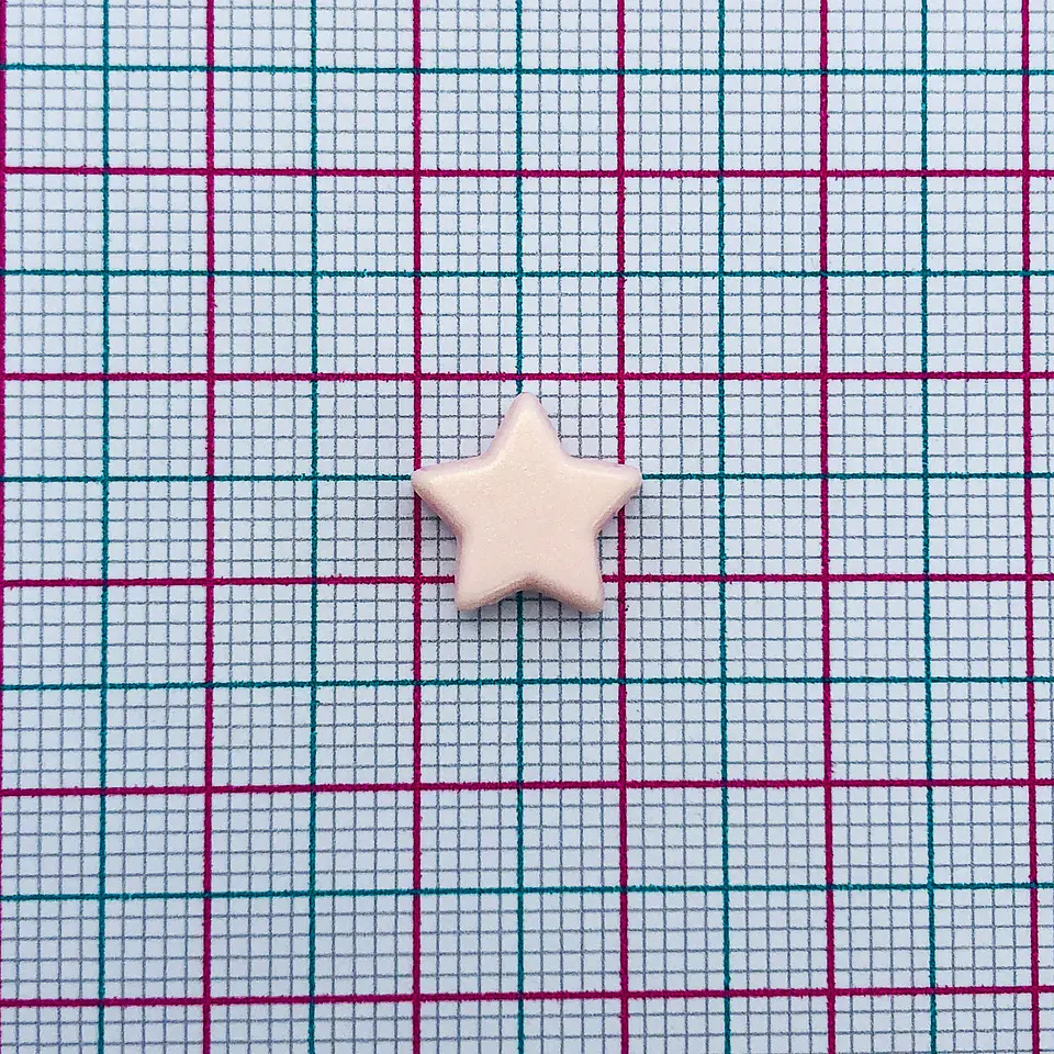 Separador Estrella Perlada • Plástica • 12x12 mm 2