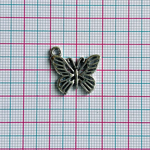 Dije Mariposa Troquelada • Zamak • 20x20 mm
