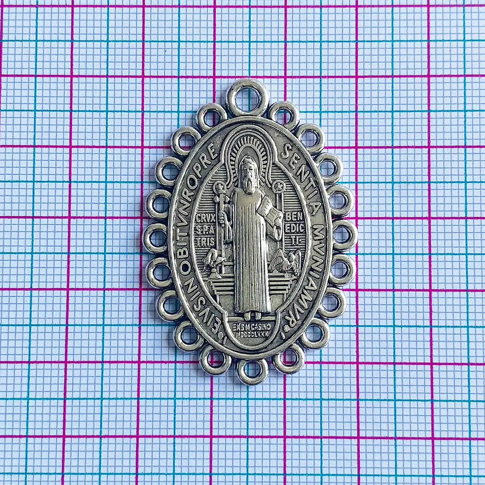 Medalla San Benito • Zamak • 43x30 mm 2