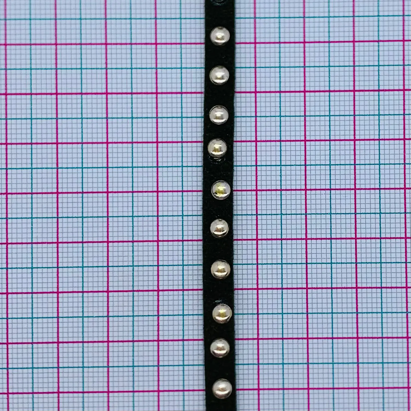 Cuero plano con tache redondo • 6 mm 2