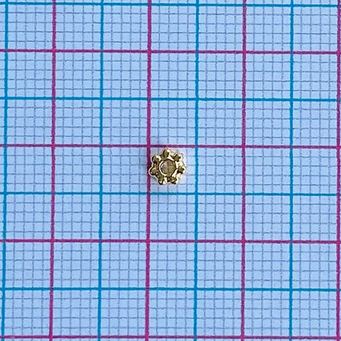 Separador Flor • Baño de Oro • 3x3 mm