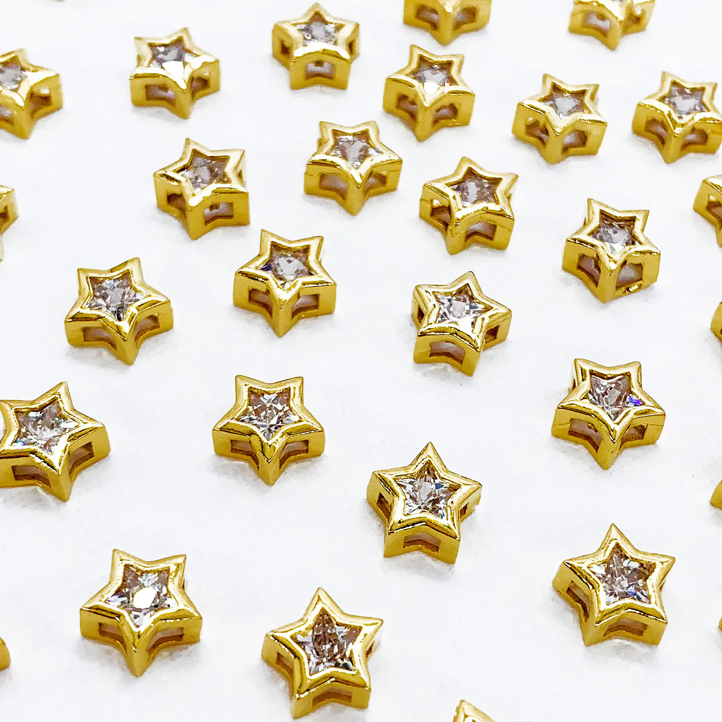 Pasador Estrella Circón • Baño de Oro • 10x10 mm 1