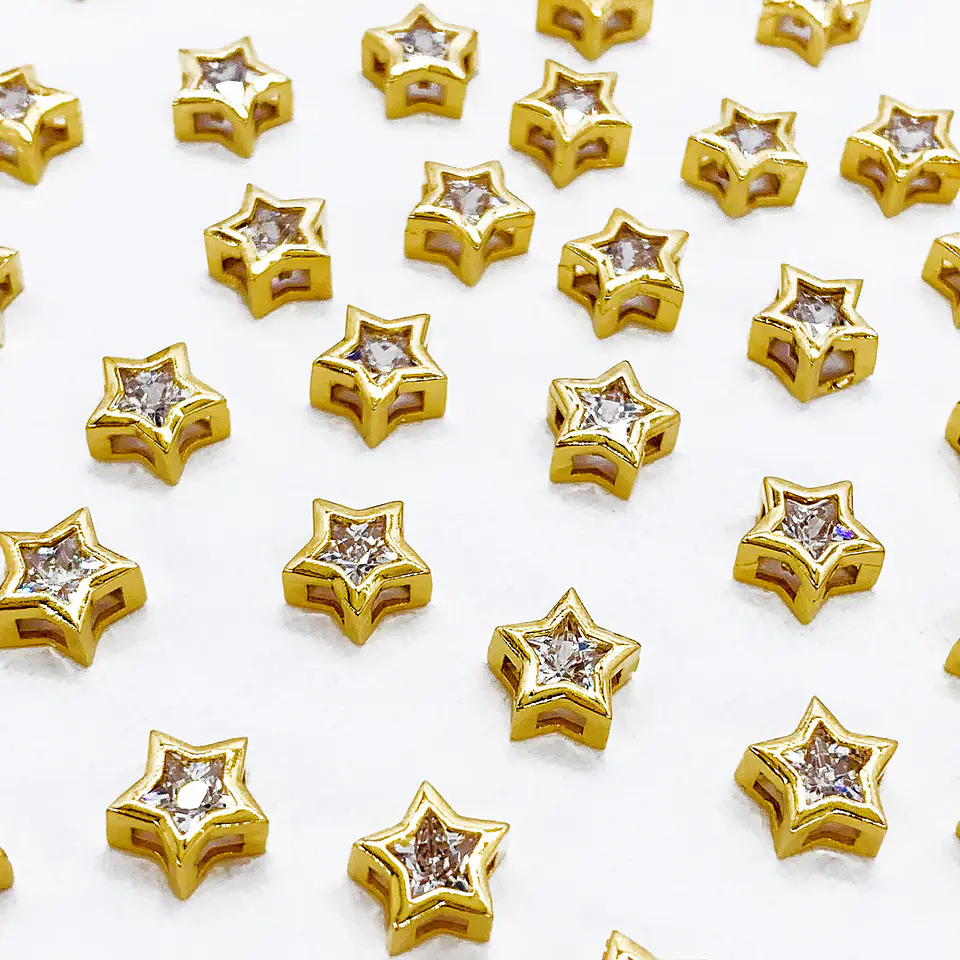 Pasador Estrella Circón • Baño de Oro • 10x10 mm 1