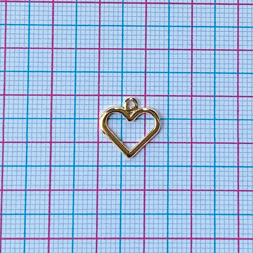 Mini Dije Silueta Corazón • Baño de Oro • 14x14 mm 2