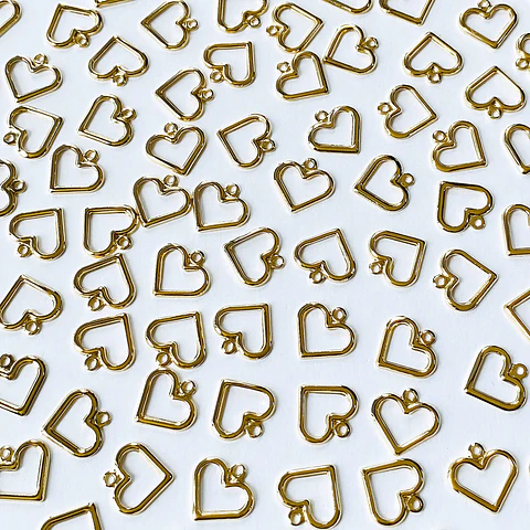 Mini Dije Silueta Corazón • Baño de Oro • 14x14 mm