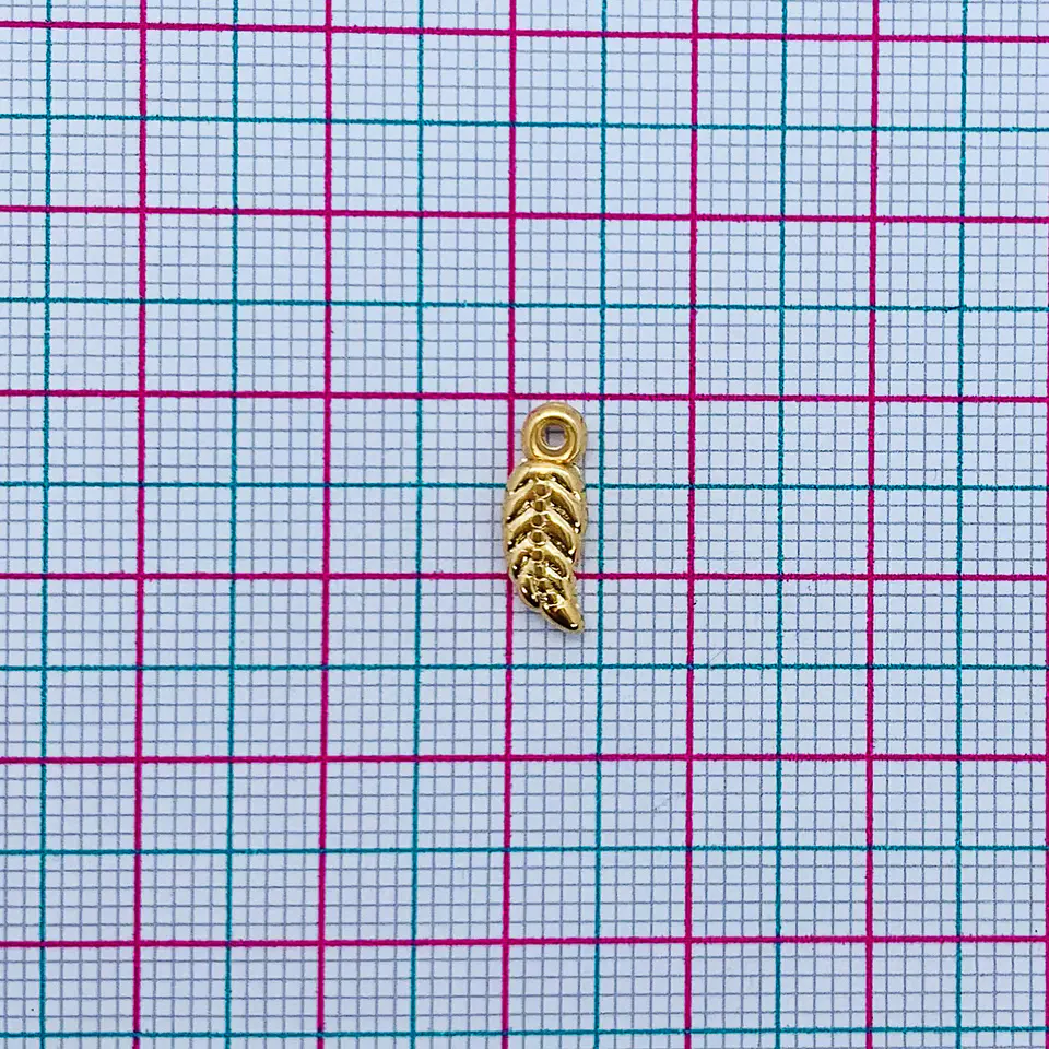 Mini Dije Pluma • Baño de Oro • 5x13 mm 2
