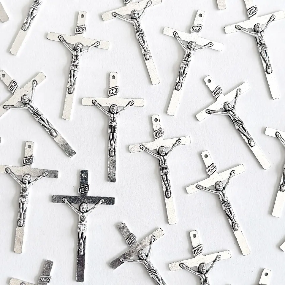 Dije Cruz Crucifijo Clásico • Zamak • 24x40 mm 1