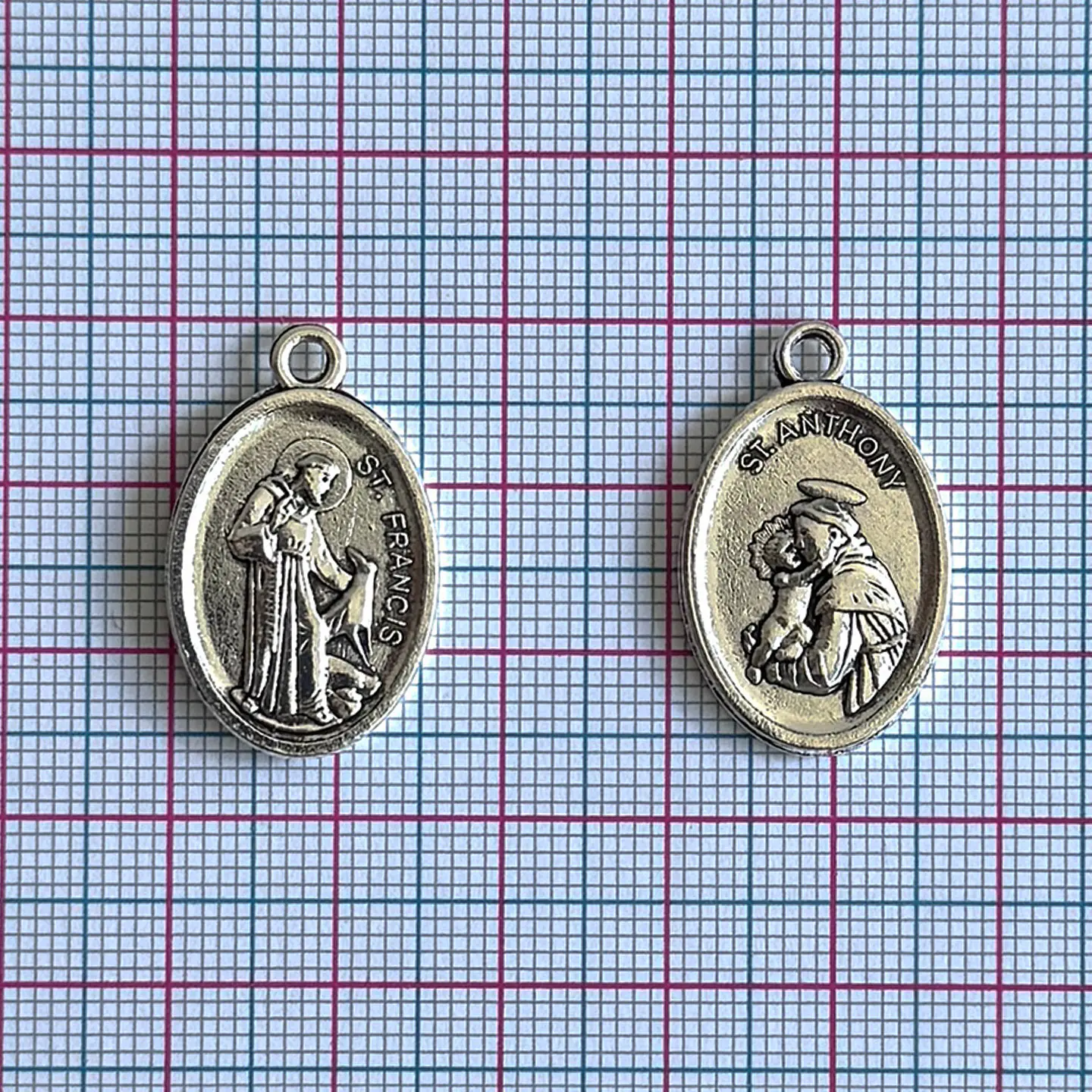 Dije Medalla Ovalada San Francisco y San Antonio • Zamak • 16x26 mm 2