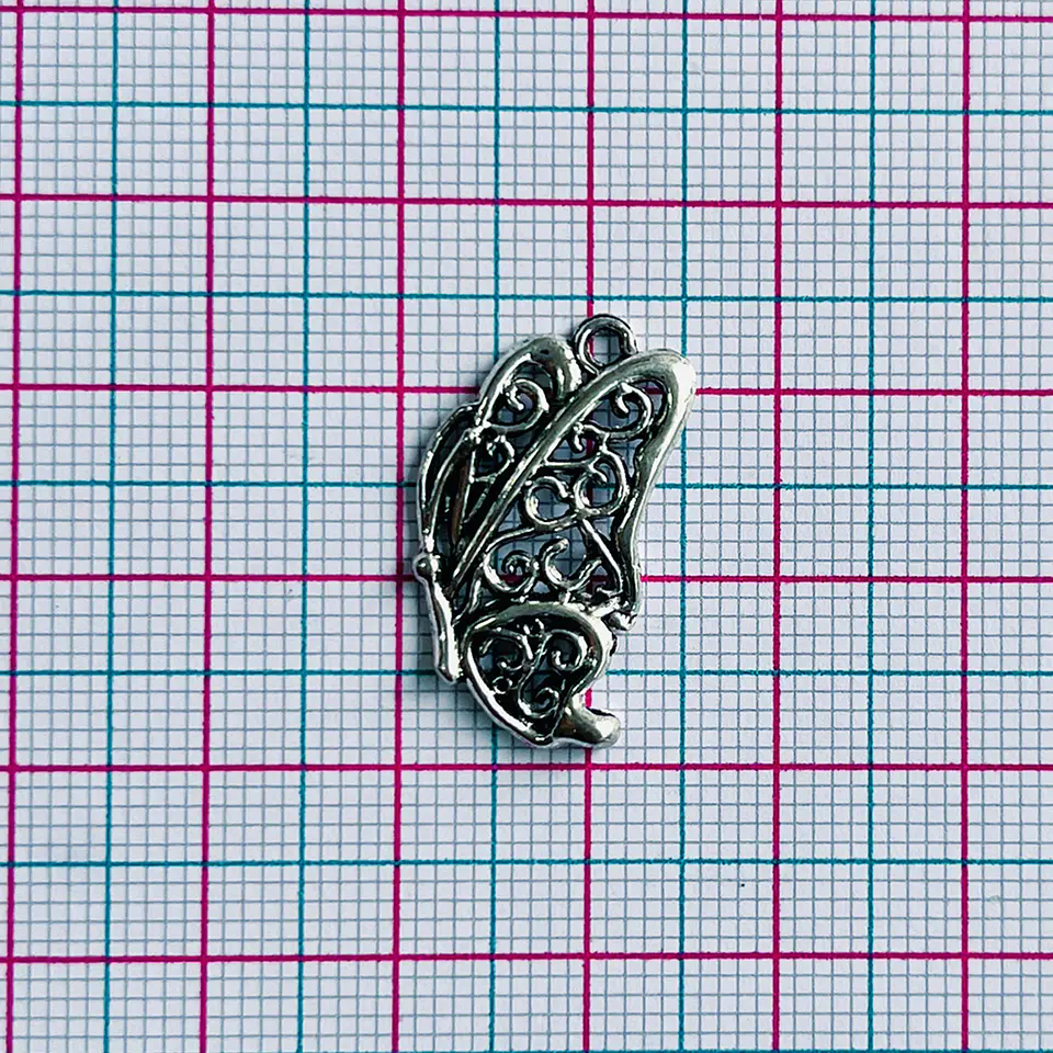 Dije Mariposa Volando • Zamak • 25x15 mm 2