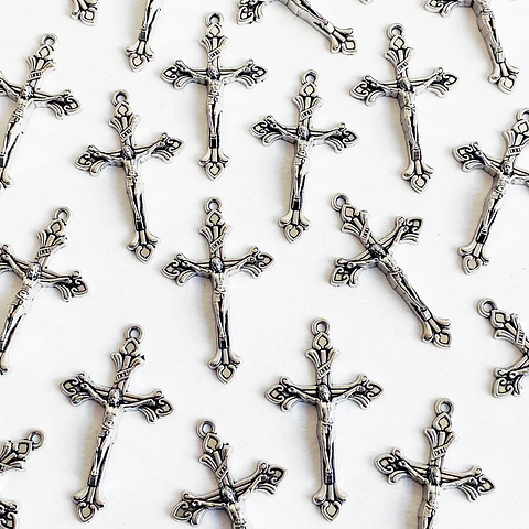 Dije Cruz Crucifijo Ornamentado • Zamak • 26x45 mm
