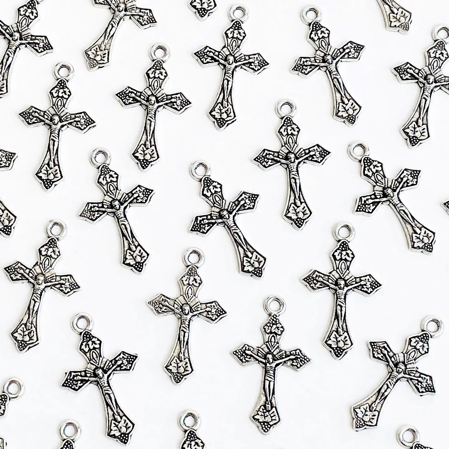 Dije Cruz Crucifijo Pequeña • Zamak • 18X30 MM 1