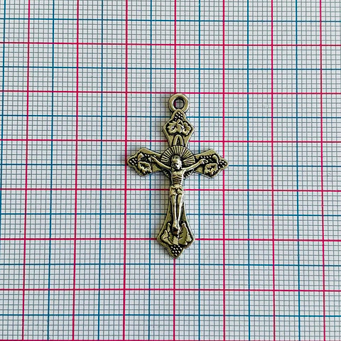 Dije Cruz Crucifijo con Detalles • Zamak • 20x34 mm